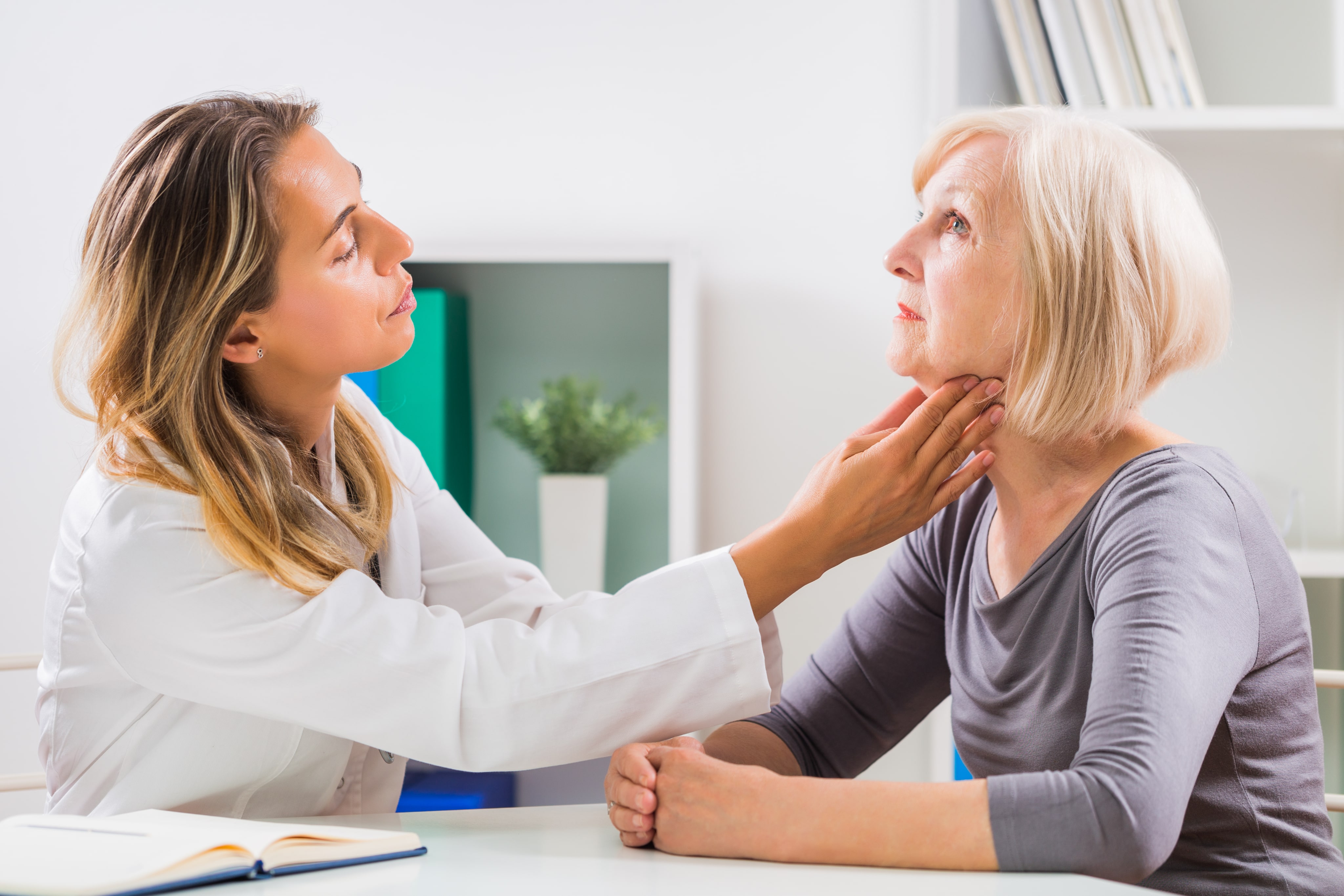 Medecin avec un patient